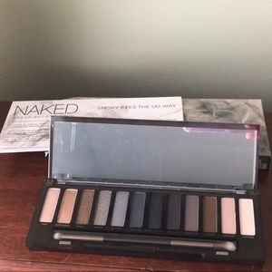 Never used Urban Decay Smokey eye shadow palate.
